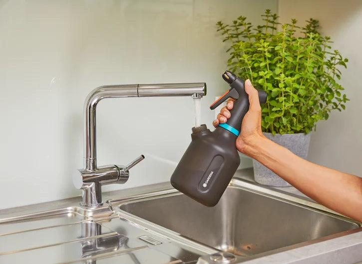 Gardena 1L Pump Sprayer with 360Â° Function Adjustable Nozzle for Plants
