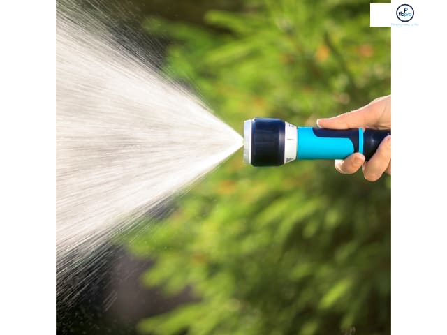 Flopro+ Multi-function Nozzle 4 Spray Patterns UV Resistant Comfortable Grip