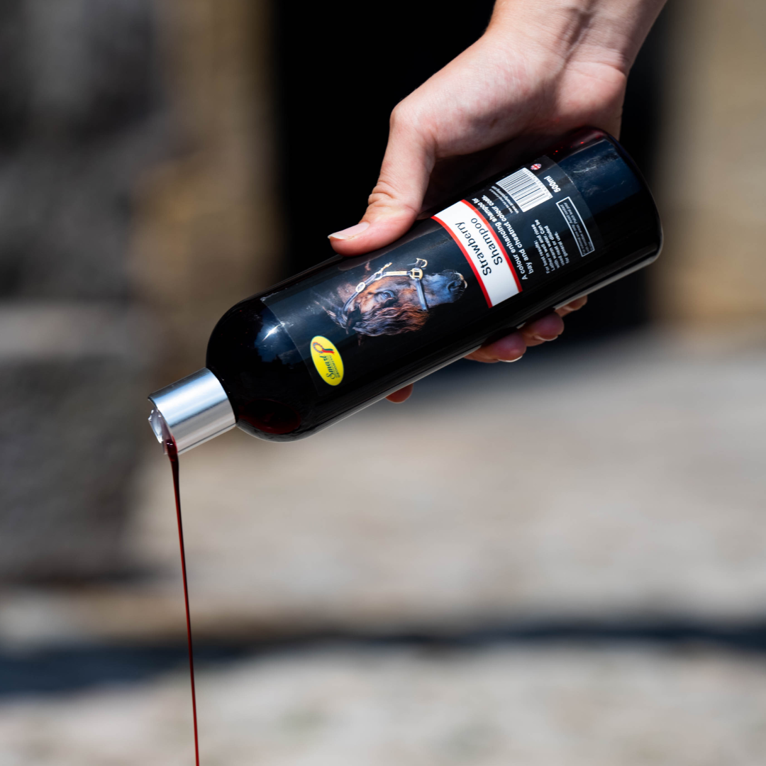 Smart Grooming Strawberry Red Shampoo For Horses Enhancing Formula
