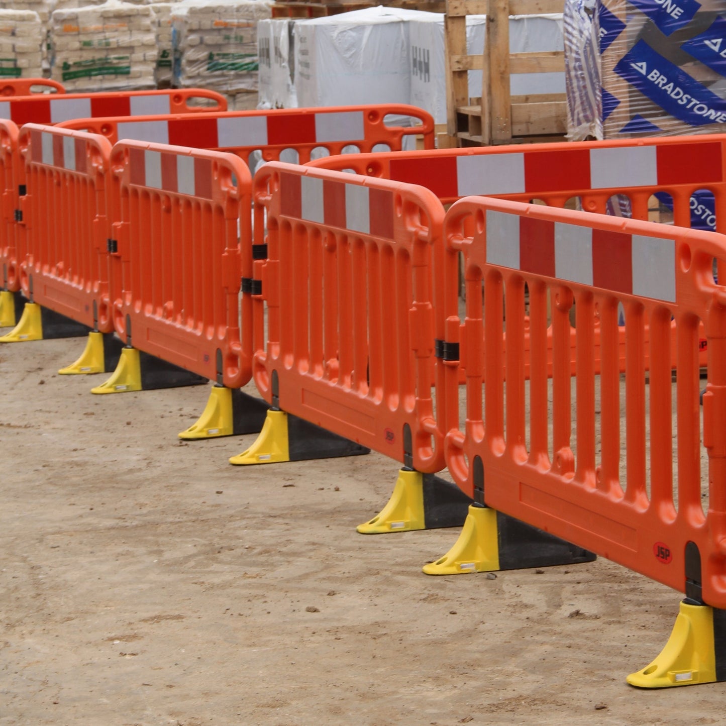 JSP Frontier 2m Traffic Barrier with Yellow Anti-Trip Feet for Stability