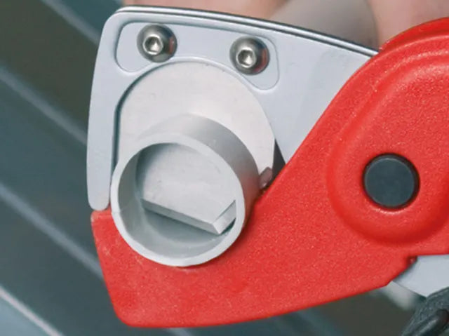 Knipex 90 20 Series Plastic Pipe Hose Cutter 25mm Durable Fibreglass Design