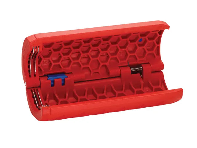 Knipex TwistCut Corrugated Pipe Cutter 13-32mm Ergonomic Design for Precision
