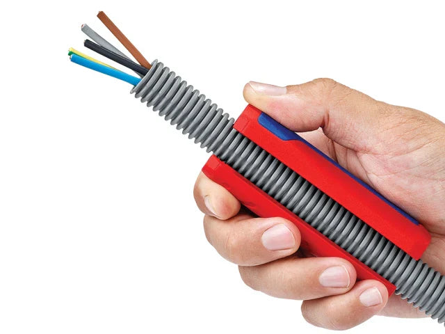 Knipex TwistCut Corrugated Pipe Cutter 13-32mm Ergonomic Design for Precision