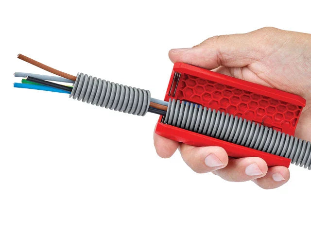 Knipex TwistCut Corrugated Pipe Cutter 13-32mm Ergonomic Design for Precision