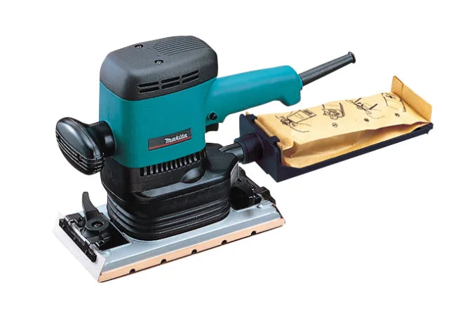 Makita 9046 1/2 Sheet Orbital Sander 600W 240V with Dust Bag & Abrasive Papers