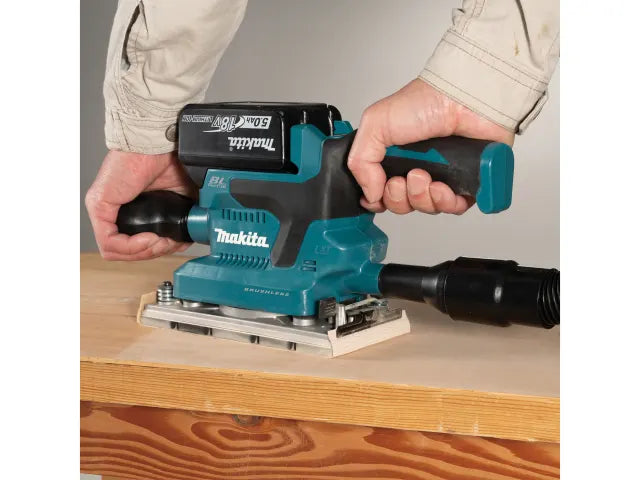 Makita DBO380RTJ 18V LXT Brushless Finishing Sander with 2 x 5.0Ah Batteries