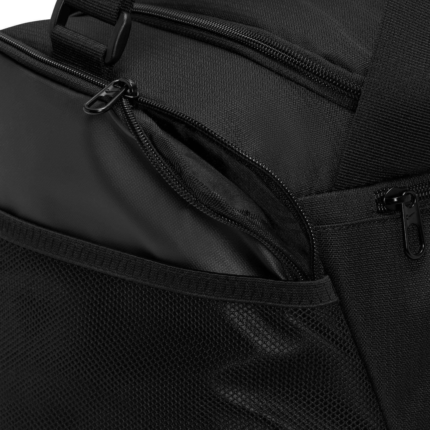 Nike Brasilia Small Duffle Bag 9.5 41L with Shoe Compartment and Pockets