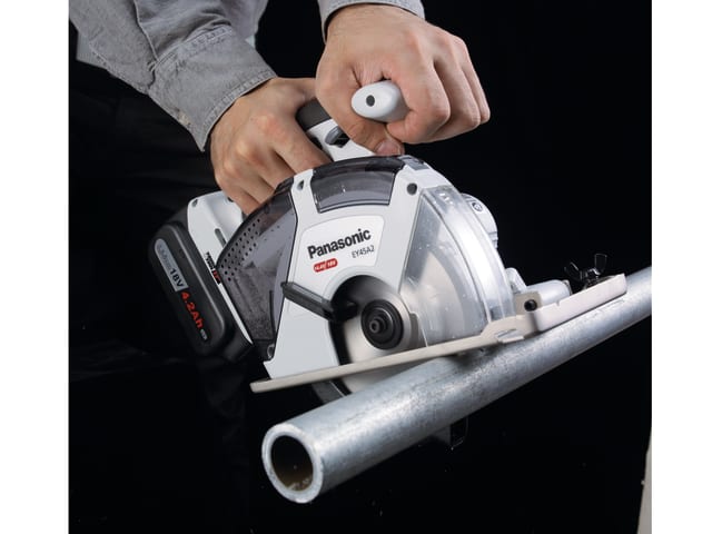 Panasonic EY45A2XM 135mm Metal Circular Saw 18V Bare Unit Lightweight Ergonomic