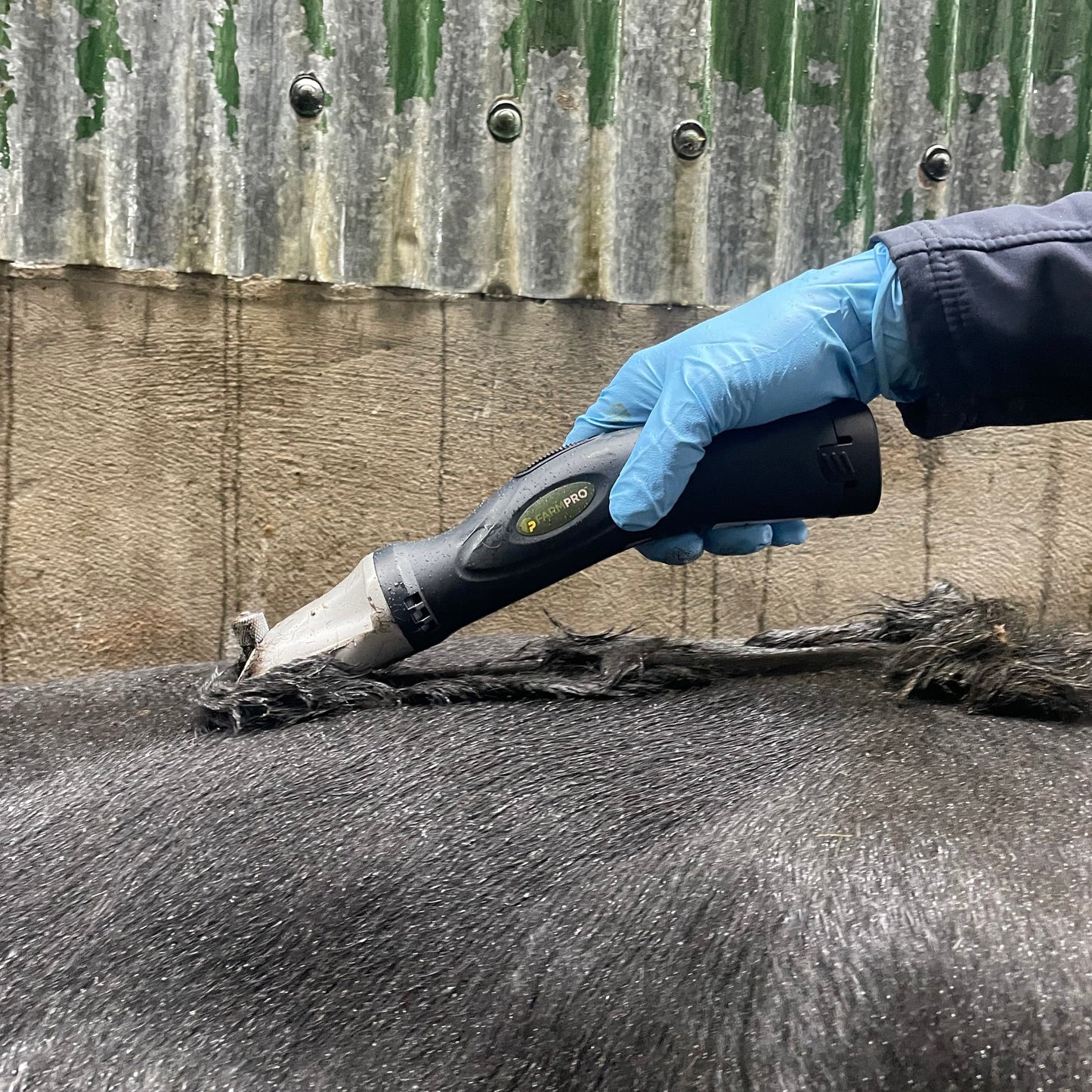 FarmPro Grooming Cordless Cattle Clipper High-Performance Brushless Motor A7