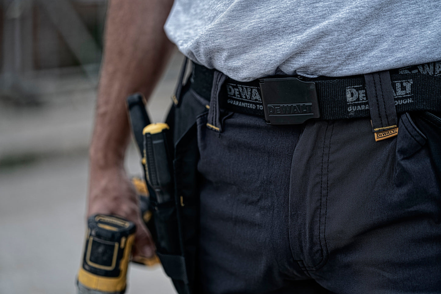 DeWalt Pro Adjustable Woven Work Belt with Black Detail Buckle Fits Trousers