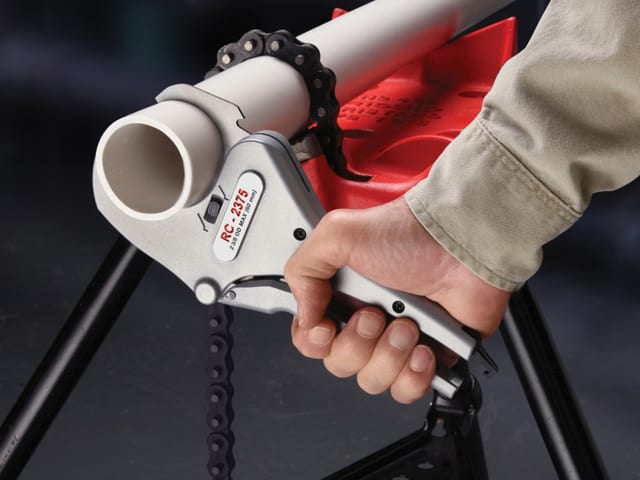 RIDGID RC-2375 Ratchet Cutter 12-63mm Heavy-Duty Plastic Pipe Tool
