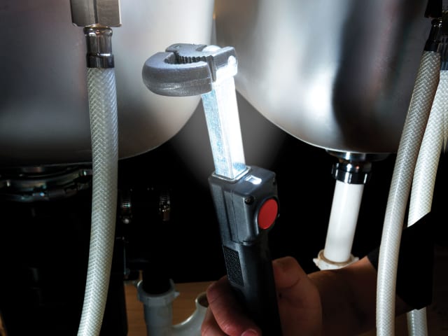 RIDGID 2017 Telescopic Basin Wrench with LED Light 12-32mm Capacity