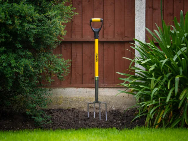 Roughneck Digging Fork Heavy-Duty Tines Fibreglass Shaft Soft Grip Handle