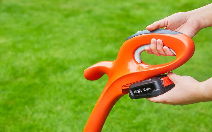 Flymo 18V EasiTrim 250 Battery Trimmer & Edger Lightweight Cordless Tool