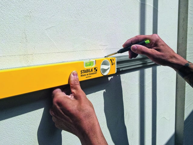 Stabila 80T Telescopic Spirit Level 80-127cm with 2 Vials and Anti-Slip Stoppers