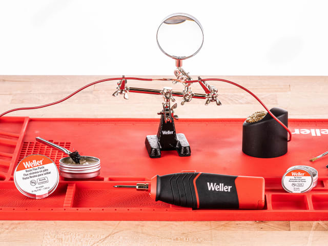 Weller WLIBA4 Cordless Soldering Iron 460Â°C Battery Powered 38 Sec Heat Up