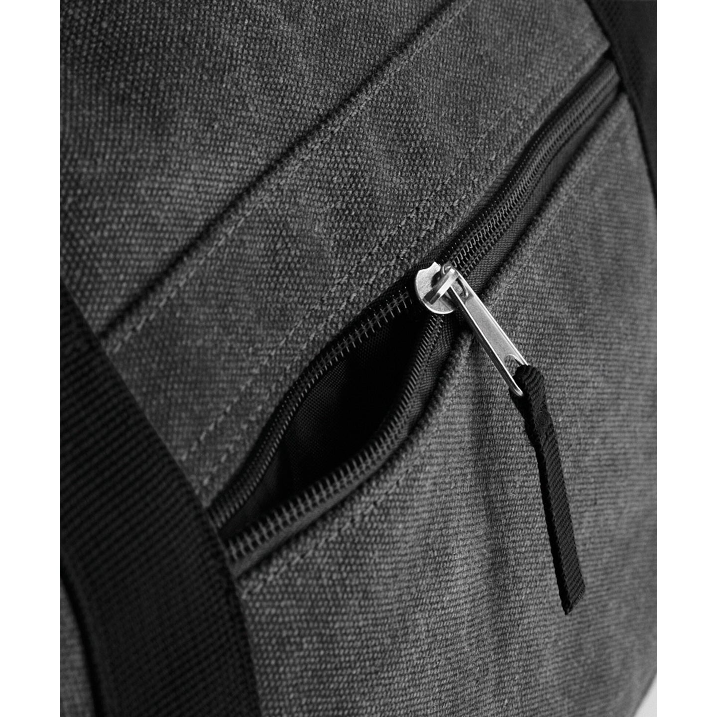 Bagbase Vintage Canvas Weekender Bag with Adjustable Strap and Padded Base