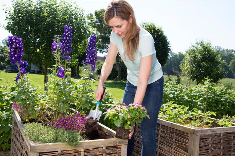 Gardena Comfort Hand Trowel Ergonomic Steel Tool for Planting and Transplanting