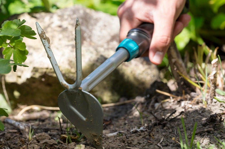 Gardena Comfort Hand Hoe Ergonomic Handle 6cm Steel Weeding Tool 25Year Warranty