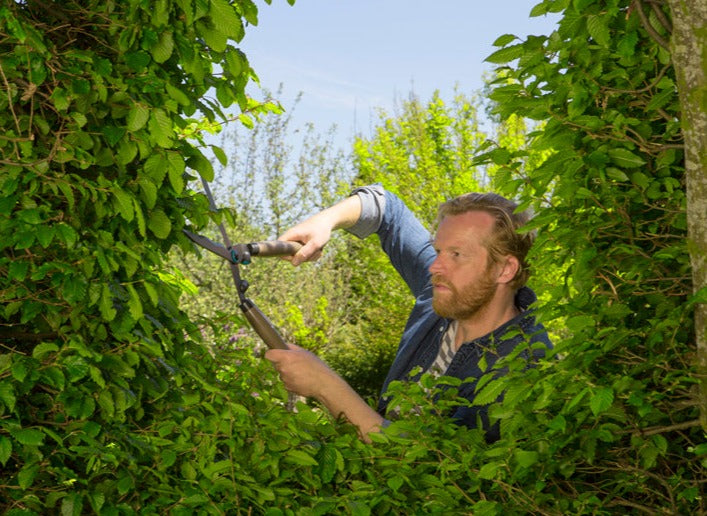 Gardena Classic Hedge Clipper with Ergonomic Handles and Serrated Blades