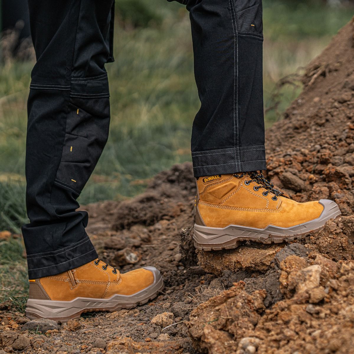 Jamestown Side Zip Safety Boot Water Resistant Wide Fit Heat Resistant 300Â°C