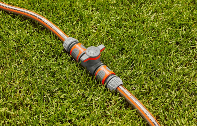Gardena Coupling with Flow-Control Valve for Adjustable Water Flow