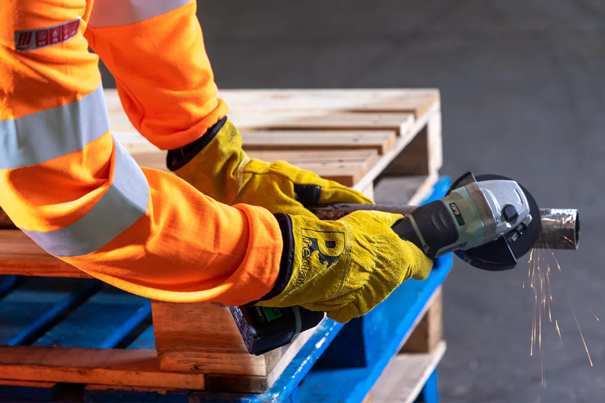 Predator Heavy-Duty Mig Welding Gloves with Heat-Resistant Thread & Cotton Liner