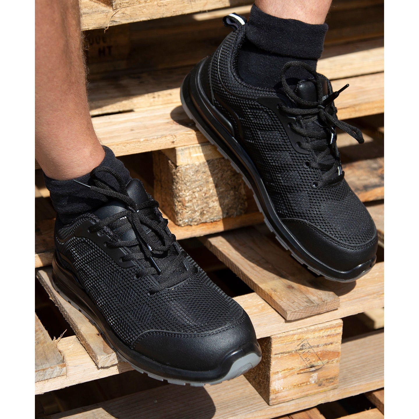 Result Workguard All-Black Safety Trainers Steel Toe SRA Slip Resistant Unisex
