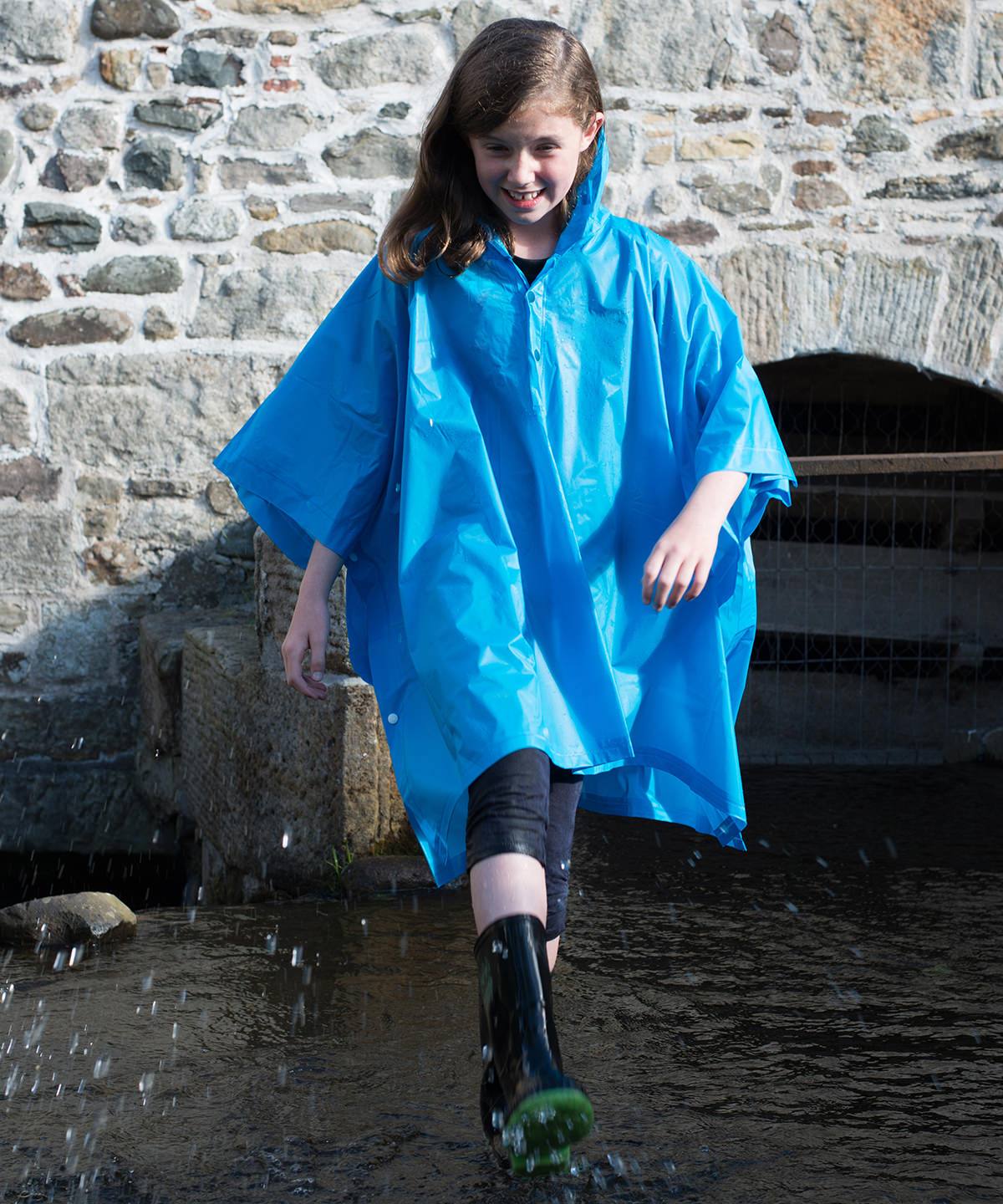 Splashmacs Kids Waterproof Poncho with Carry Pouch and Groundsheet Feature