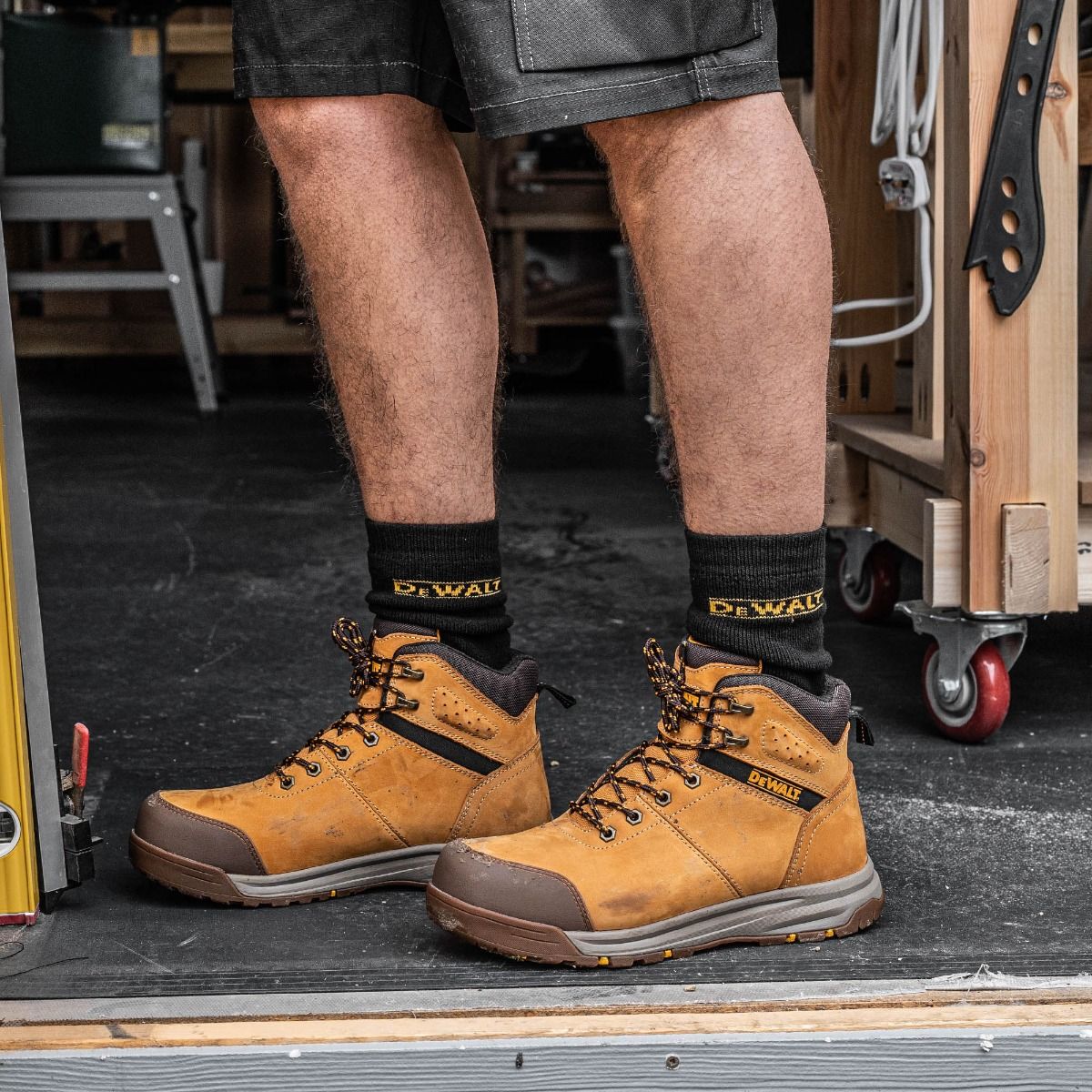 DeWalt Summit S3 Safety Boot Steel Toe Water Resistant Low Profile Comfort